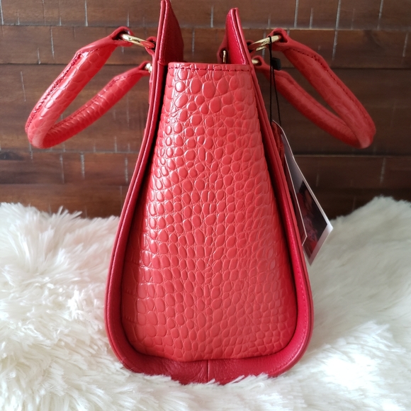 F&W STYLE Bella Red Crocodile & Pebble Leather Handbag - Picture 9 of 14